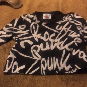 A crop top long sleeve